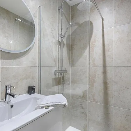 Montmartre Seveste Ii Beautiful 2br Appartamento Parigi